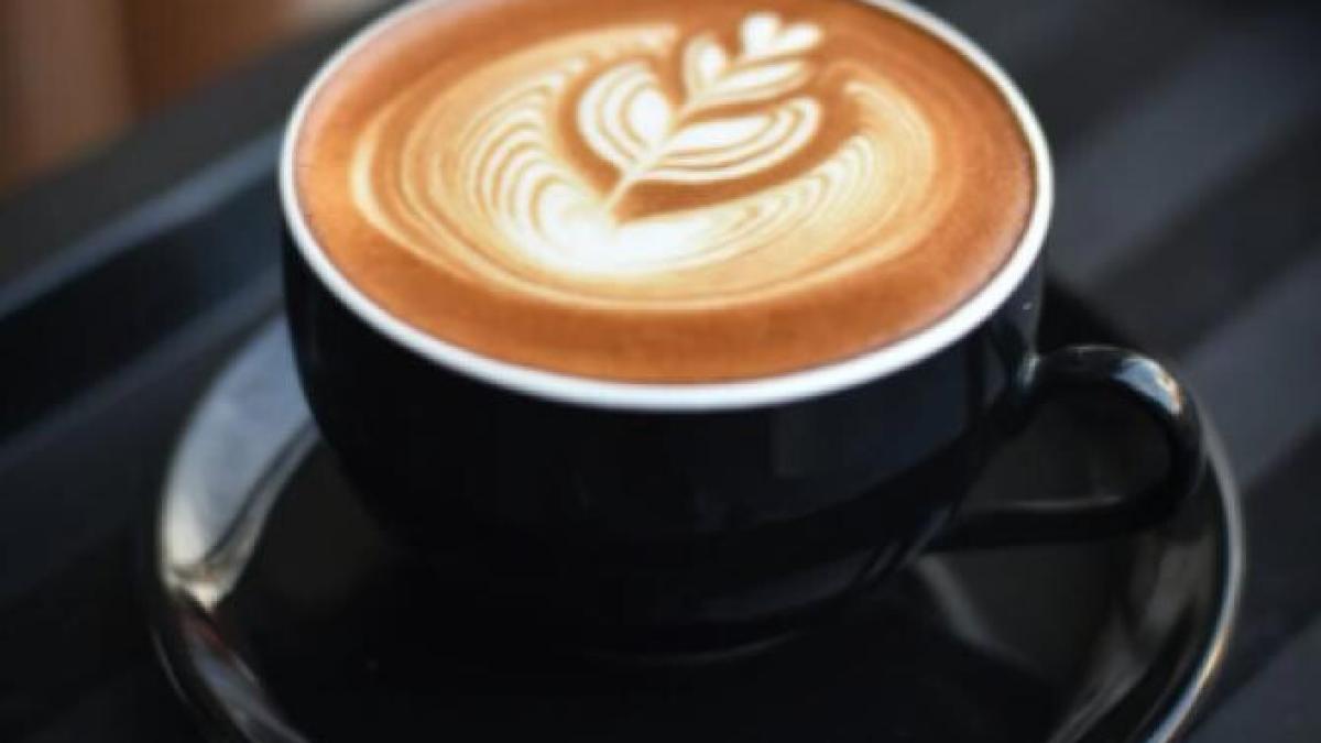 ingredientul-banal-si-nesteptat-pe-care-trebuie-sa-l-adaugi-in-cafea-pentru-un-gust-pe-cinste_51575700