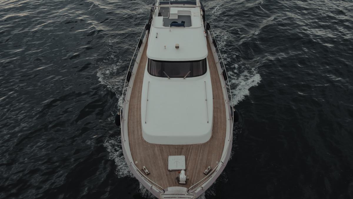 iahtul-de-lux-al-lui-putin--a-parasit-portul-din-hamburg_59787200