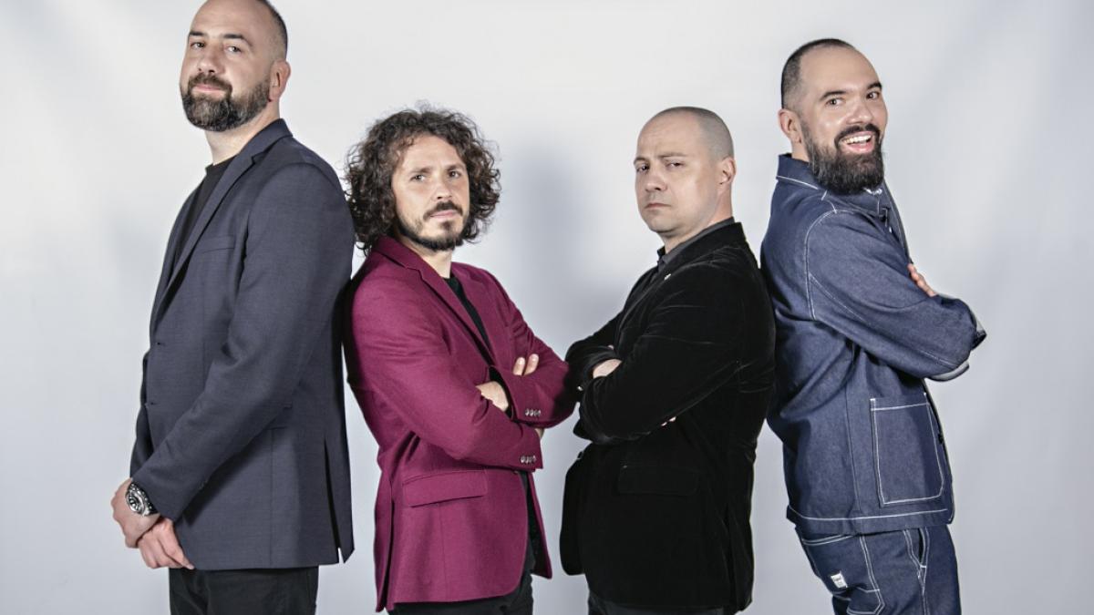 stand-up-revolution_2_14814600