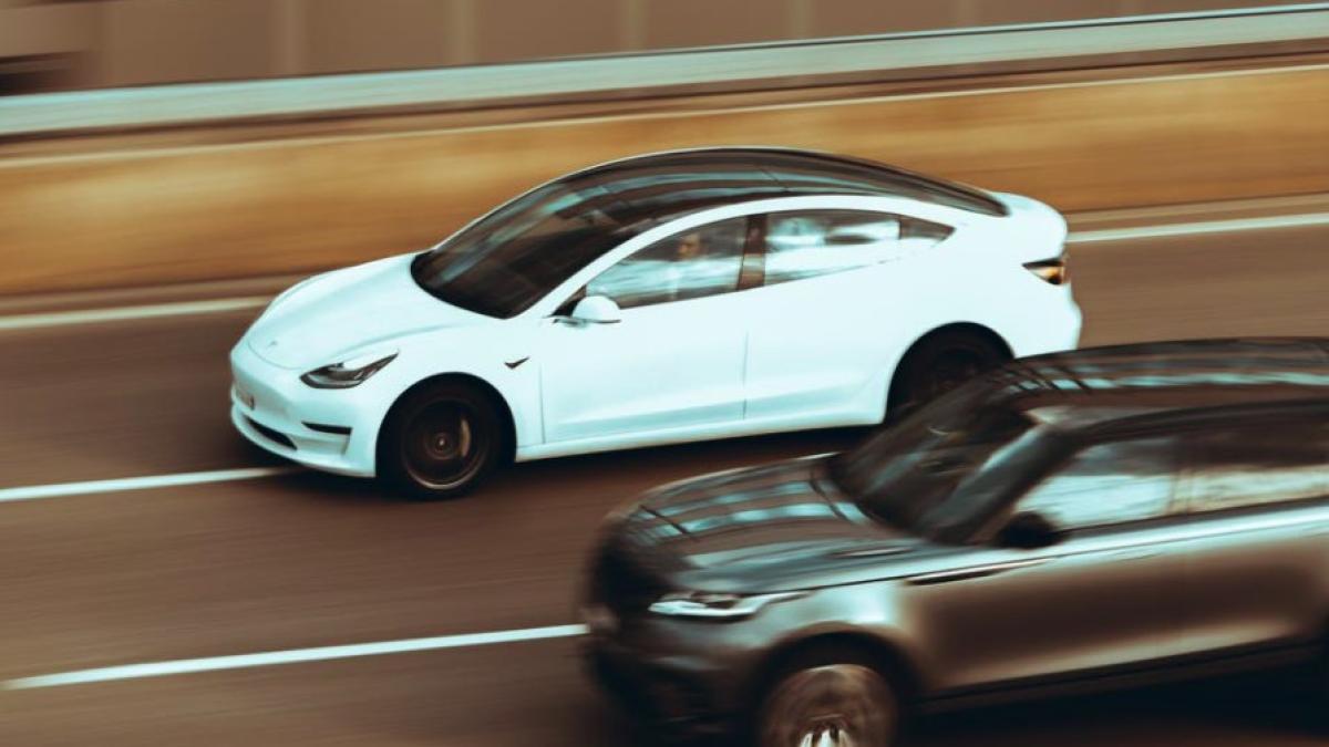 tesla_ilustrativ_accident_pexels_74704700