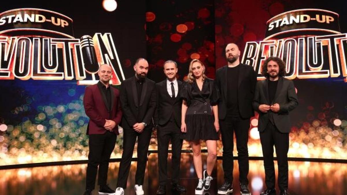 stand-up-revolution_3_34764400