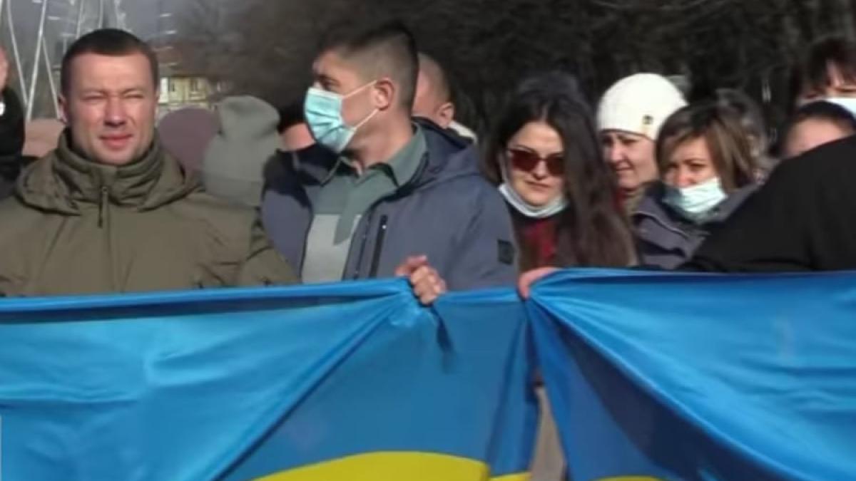 ucraineni-steag-ziua-unitatii_16037400