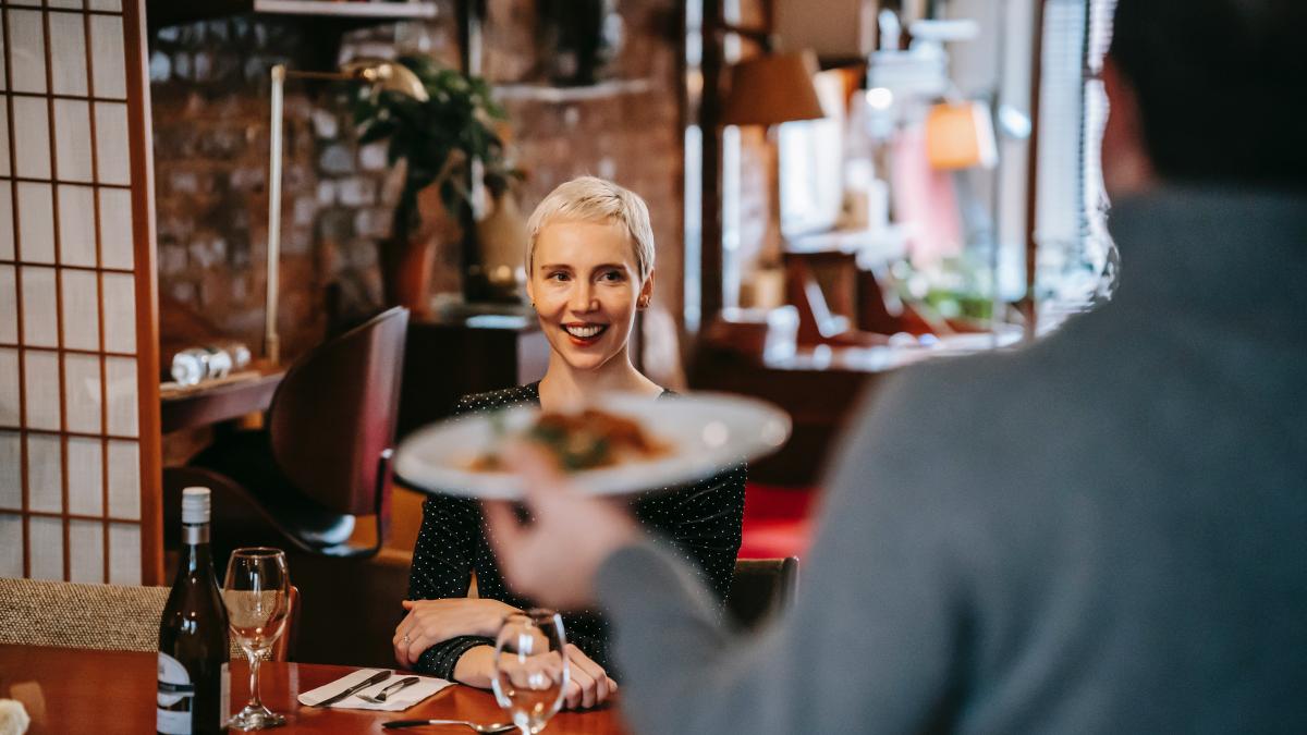 alimentele-care-nu-ar-mai-trebui-consumate-dupa-40-50-de-ani-cresc-riscul-de-alzheimer-sau-dementa_02245200