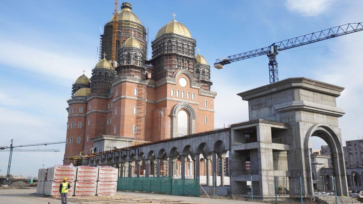 alfred-bulai-vrem-spitale-nu-catedrale_09437600