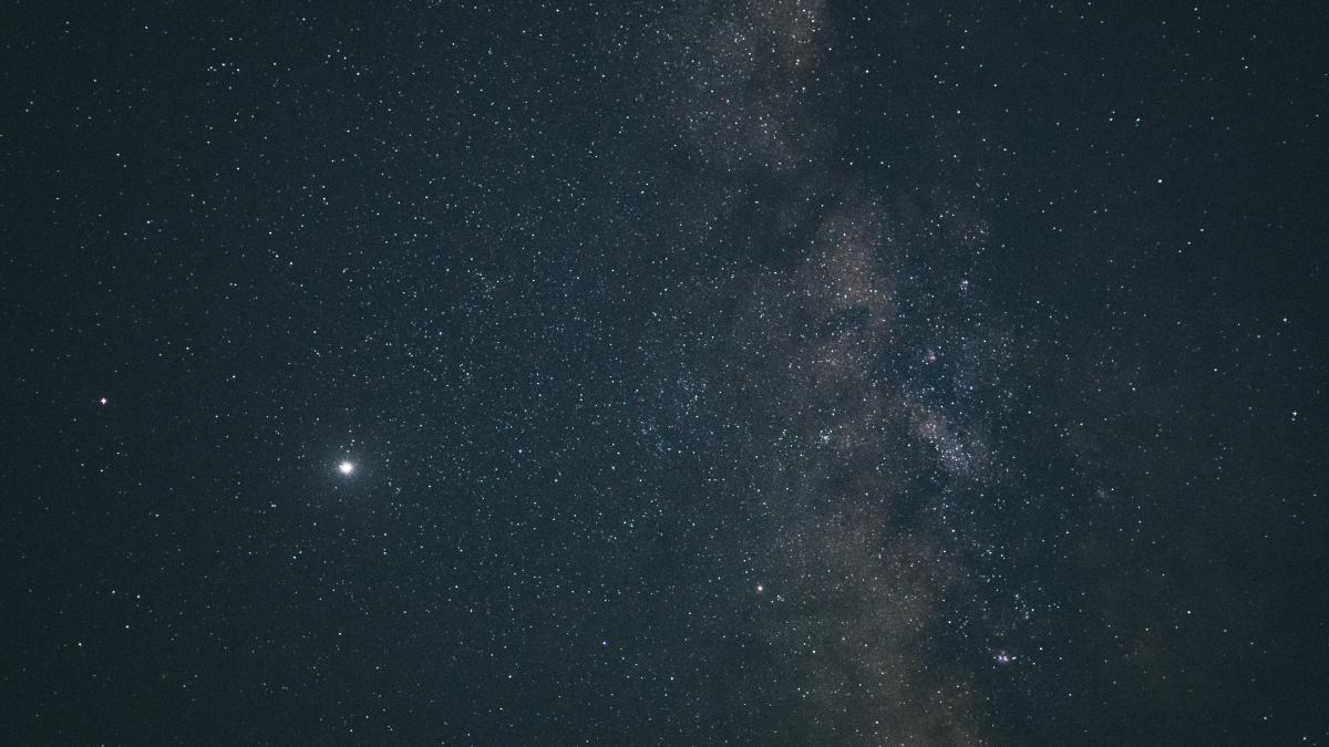 planeta_atractie_gravitationala_pxl_77866900