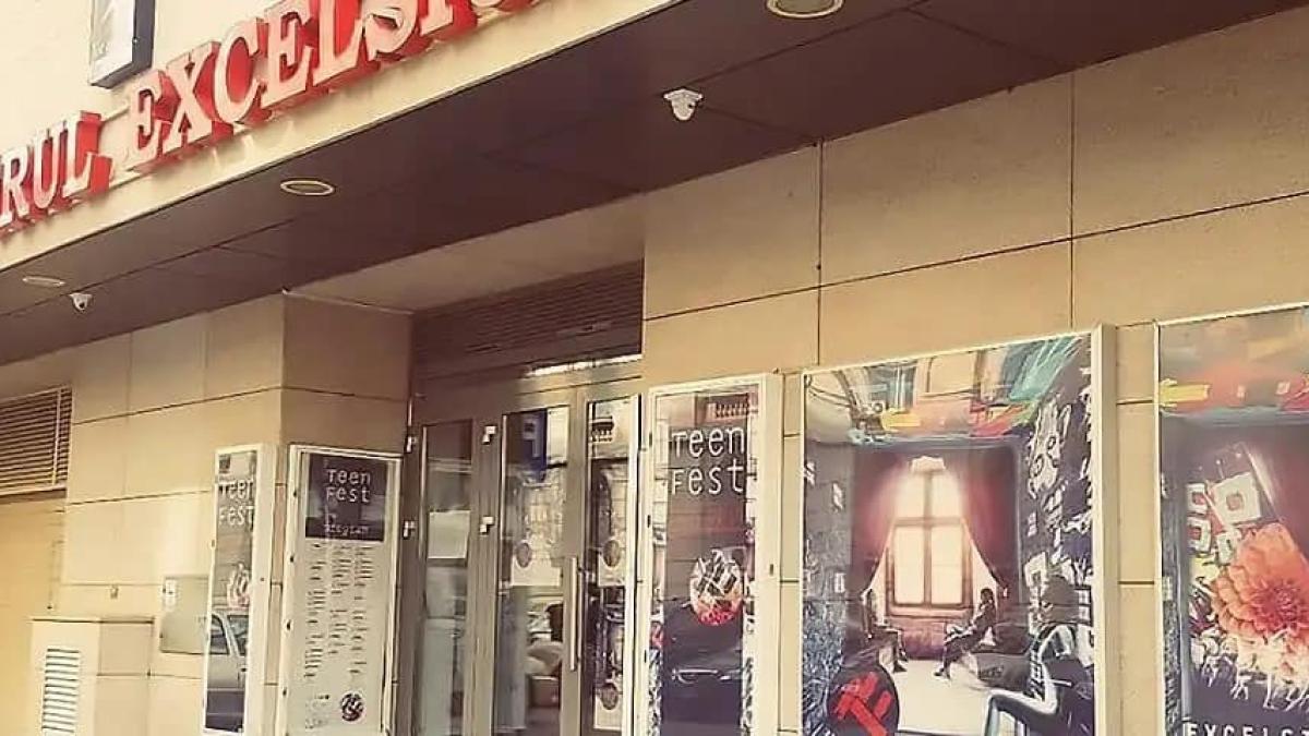 teatrul-excelsior--sub-prc-e2prc-80prc-9dlupaprc-e2prc-80prc-9d-corpului-de-control-al-primarului-nicusor-dan-facebook_64802300