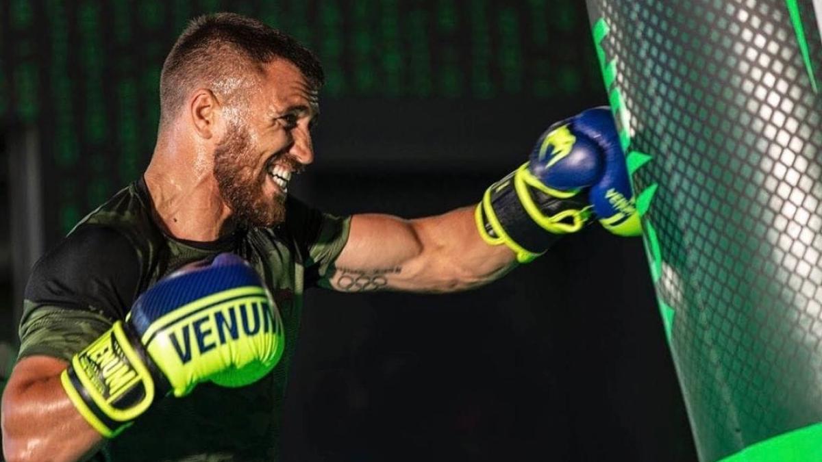 vasil-lomasenko-camion-box-batalion-armata-ucraina_21942100