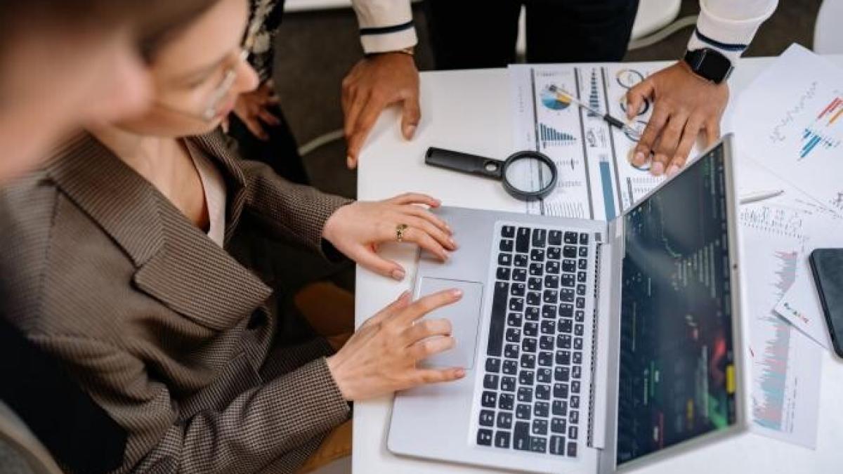 dragoste-loc-munca-pexels_73710200