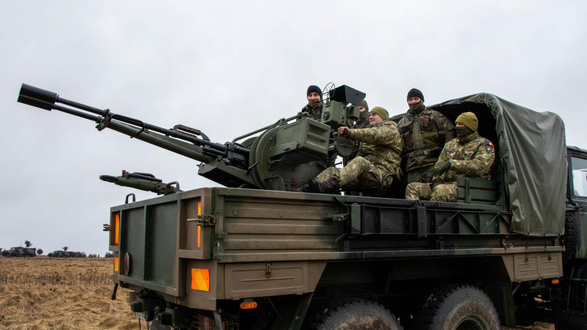 starea-de-criza-in-romania--eugen-badalan--fost-sef-de-stat-major-al-armatei-nu-are-nimic-comun-cu-starea-de-alerta-si-starea-de-urgenta_06585700