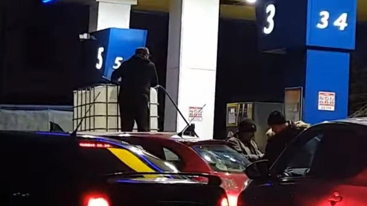 benzina-barbat_13373100