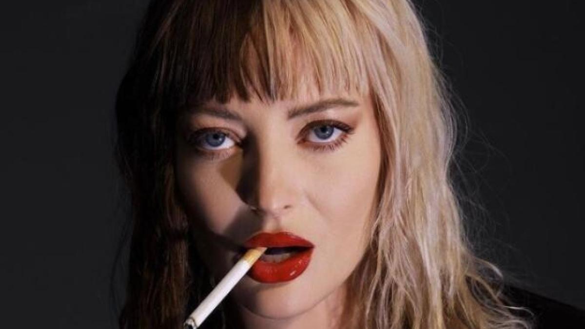 delia--facuta-knockout-de-mama-ei--gina-matache-e-risipitoare--e-pe-lux-si-opulenta_66571100