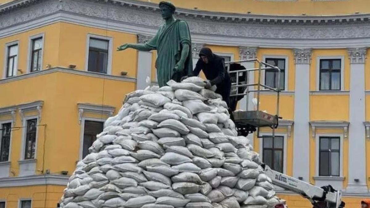 statuie-duce_35991000