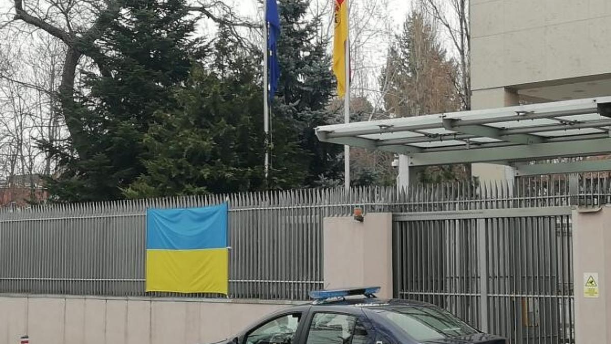 ambasada-germaniei-romania-ucraina-steag_94166100