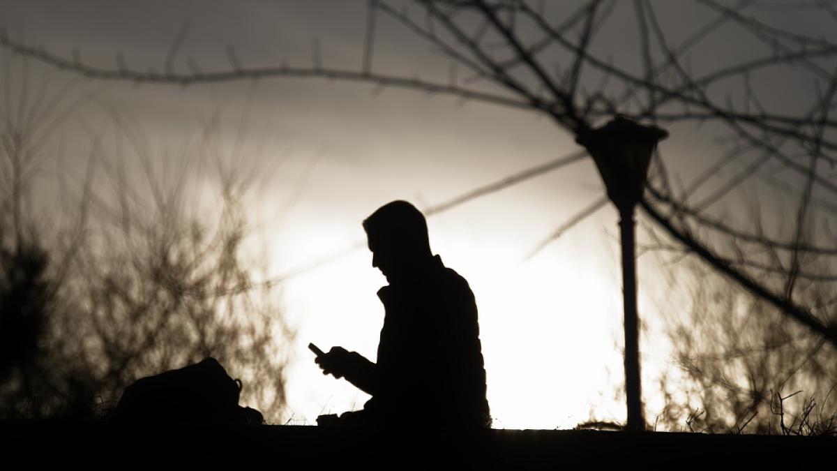 telefon-barbat-impostor-ministru-britanic_57688800