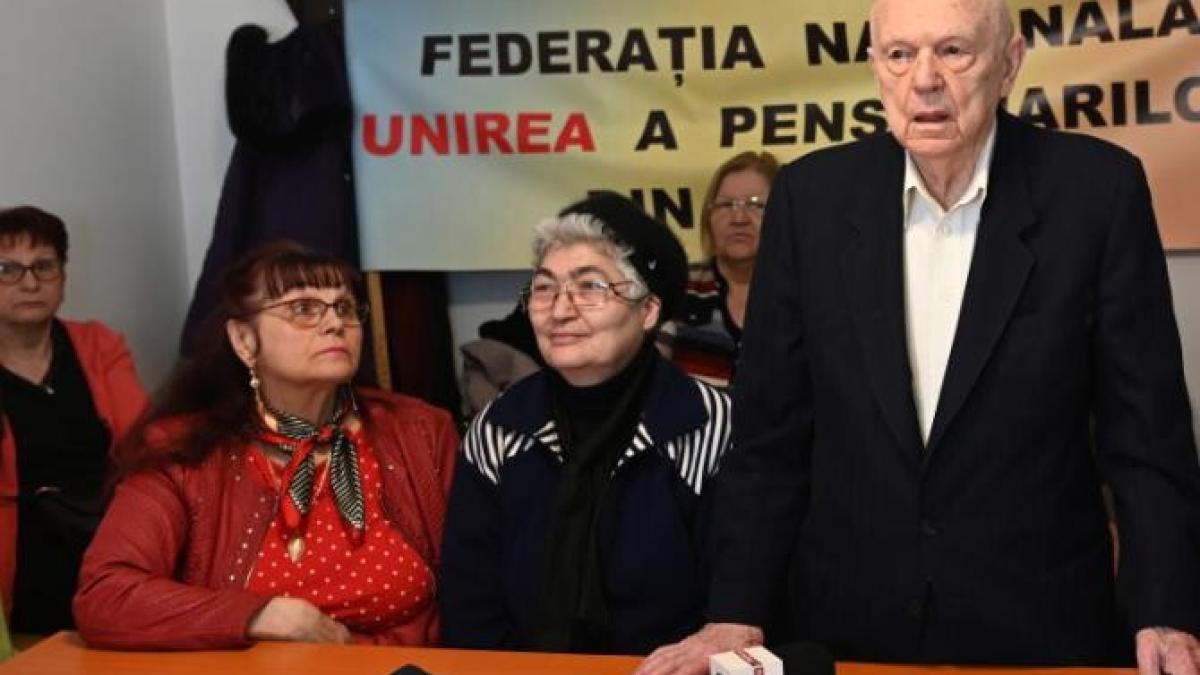 dumitru-cojanu--presedintele-federatiei-nationale-unirea-a-pensionarilor-din-romania--participa-la-conferinta-de-presa-organizata-de-federatie-_10813200