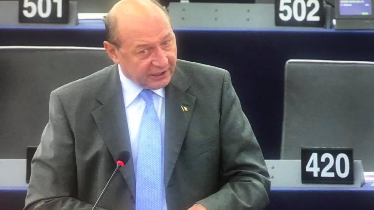 traian-basescu_santaje_gusa_fb_14755200