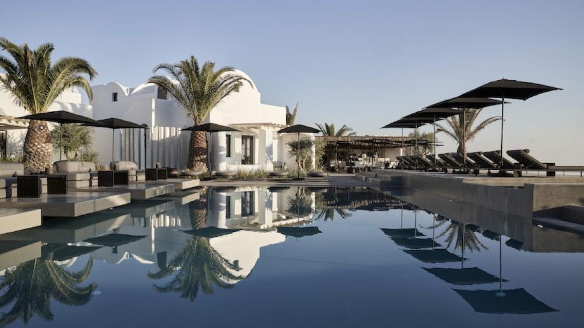 nobu-santorini-business-traveller_85876200