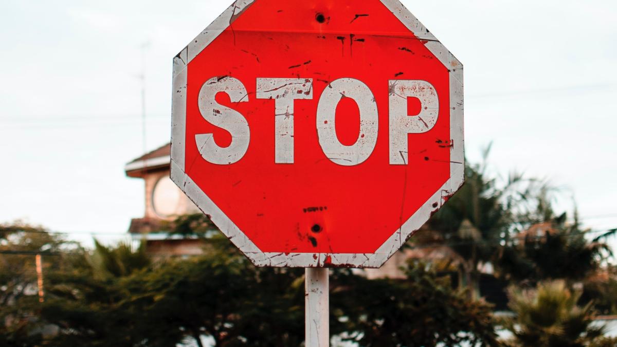 stop_semafor_google_mapspxl_64964300