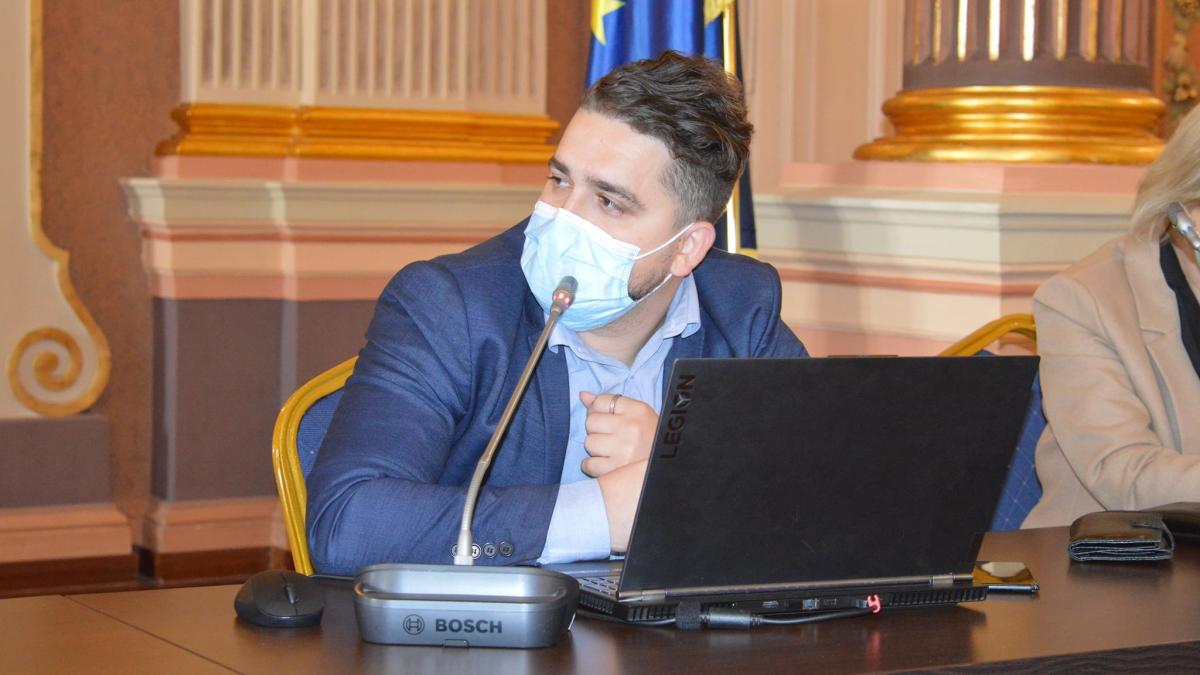 dorian_curcanu_consilier_usr_rasist_fotbal_fb_78808200