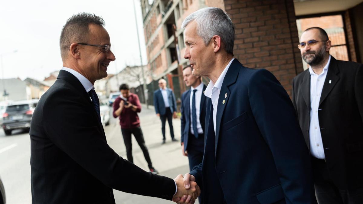 peter-szijjarto-a-venit-la-cluj_05059900