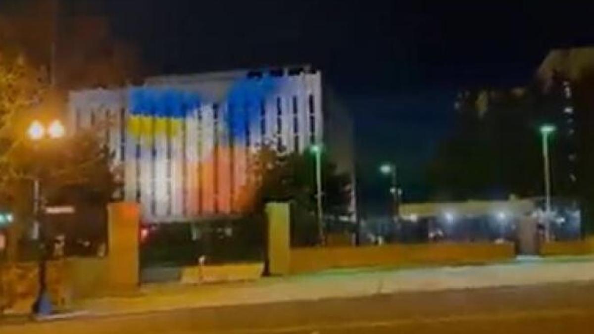 ambasada-rusia-steag-ucraina_28336100