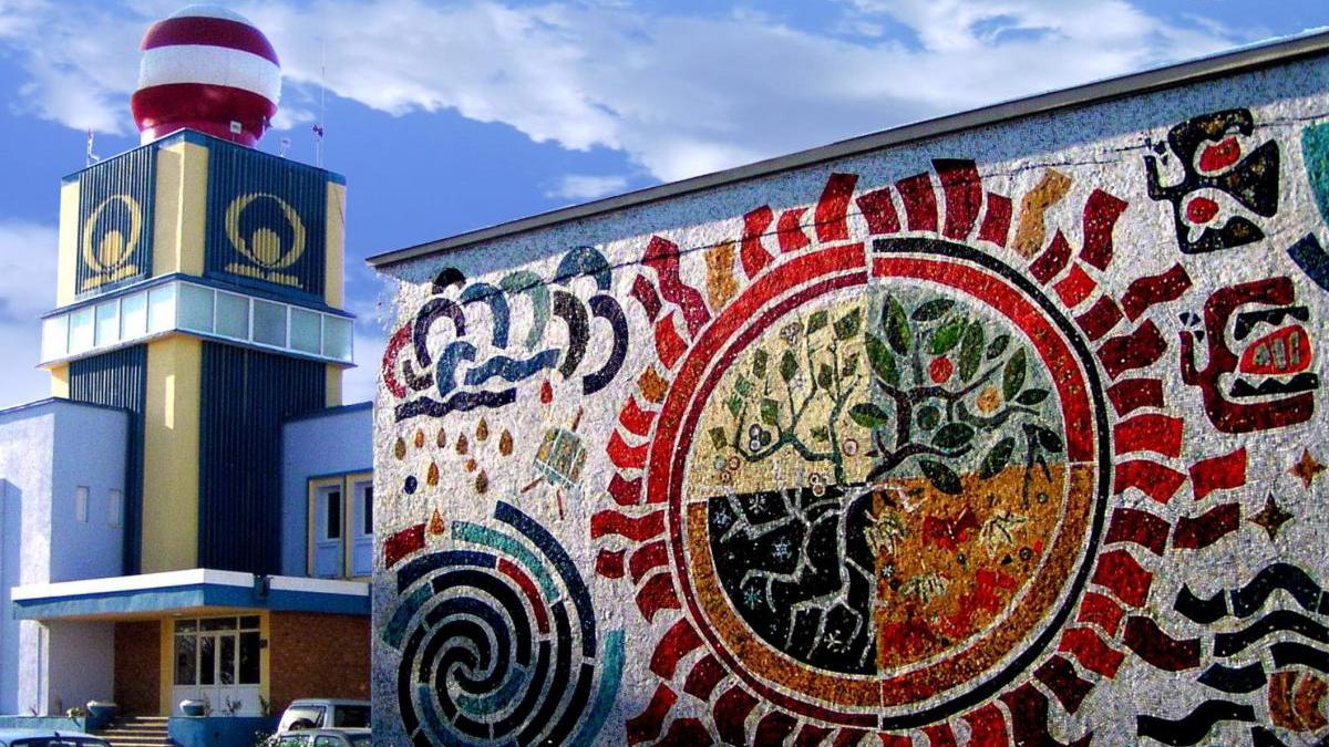 ce-este-bila-de-pe-cladirea-administratiei-nationale-de-meteorologie--constanta-valciu-anm-este-emblematica--dar-a-ramas-doar-carcasa_81525300