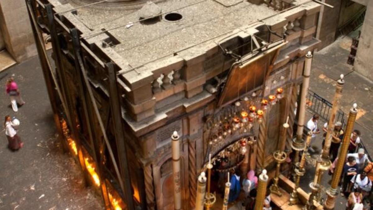 video-s-a-aprins-lumina-sfanta-din-ierusalim_84172800