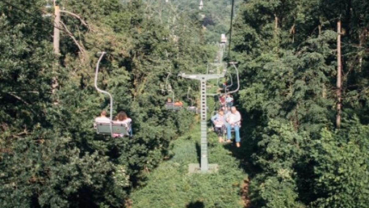 50-de-persoane--blocate-in-telescaun-la-vatra-dornei--la-doua-saptamani-dupa-un-incident-similar_12041300