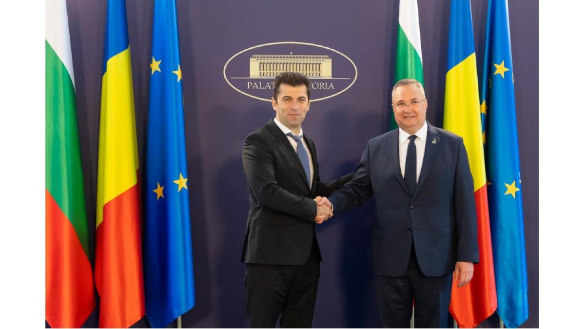 big_-pm_bulgaria_handshake5616_28461600