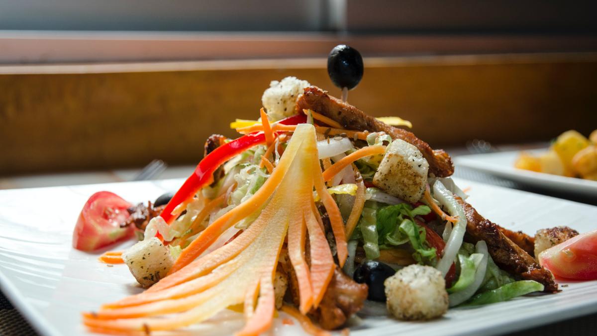 cea-mai-buna-salata-pe-care-ai-gustat-o-vreodata--preparare-usoara--gust-fantastic-contine-si-cartofi-prajiti_45298700