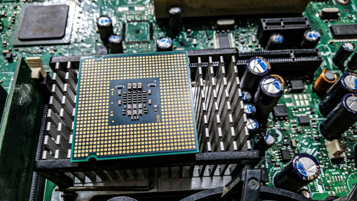 semiconductori-produsi-in-sua--biden-ne-asiguram-ca-le-este-greu-rusilor-sa-i-poata-obtine--chirieac-pana-acum-ii-produceau-in-china_84091800