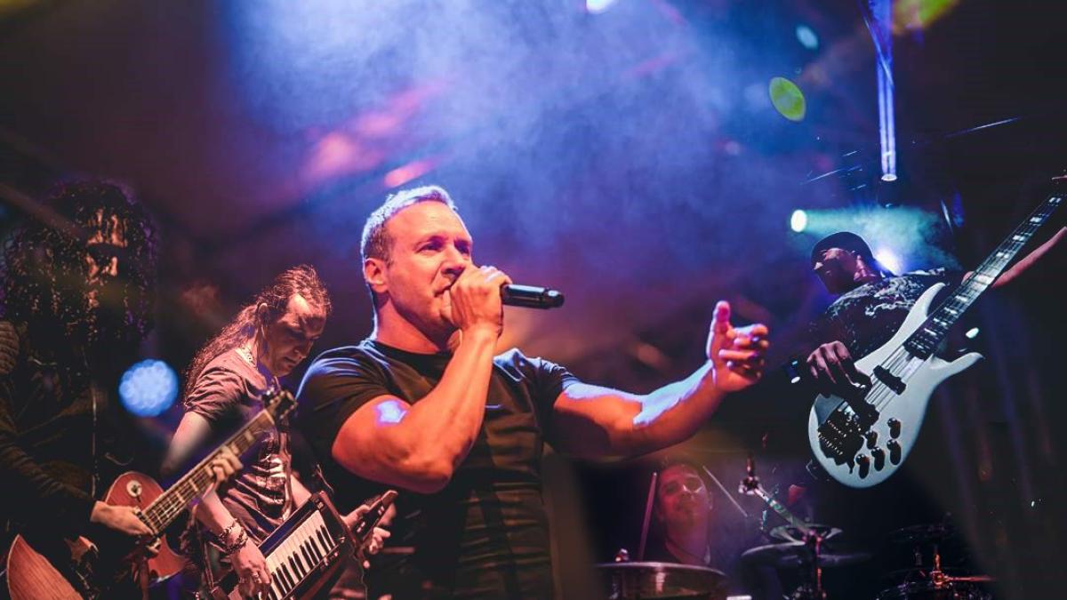 alin-oprea--schimbare-uriasa--alaturi-de-iubita-dupa-o-viata-intreaga-de-stres-si-circ--apreciez-enorm-linistea_02008500