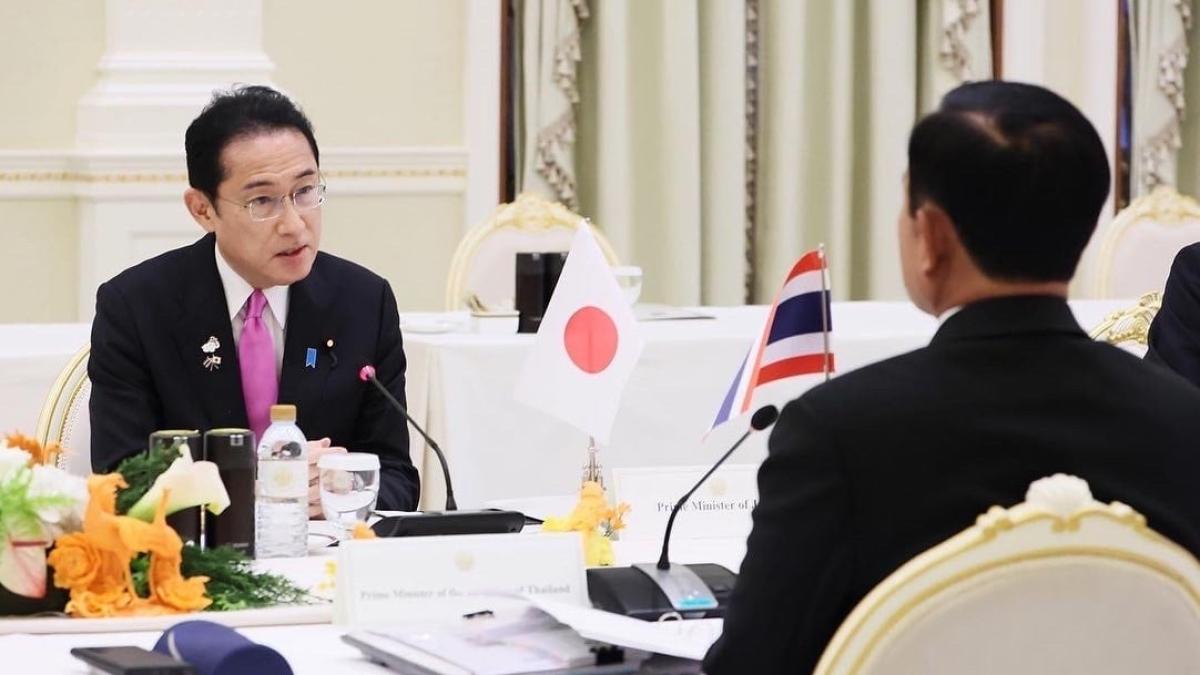 premierul-japoniei-rusia_02337600