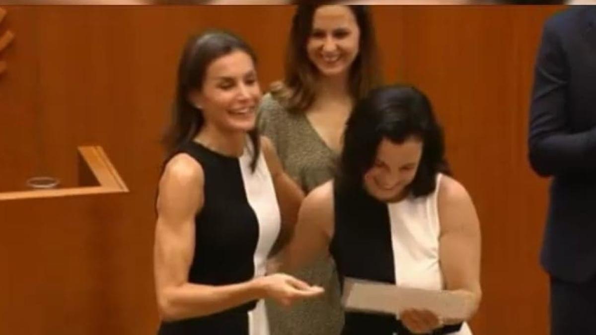 regina-spaniei-rochie_36992700