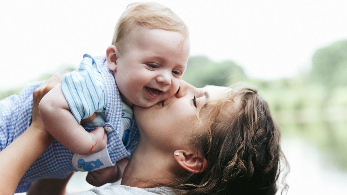 bebelus-in-brate_08944900