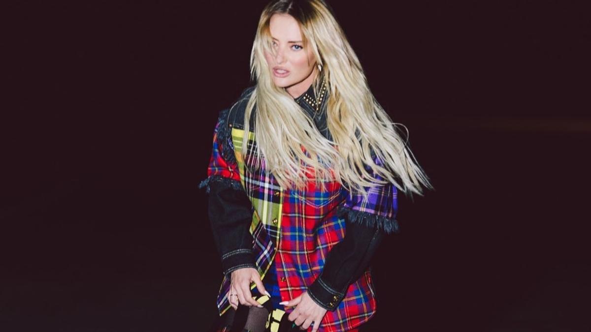 le-pipaiau-efectiv-pe-sani--delia--acuzatii-grave-de-ce-faci-asta-unui-copil-de-ce-esti-imbecil_95261300