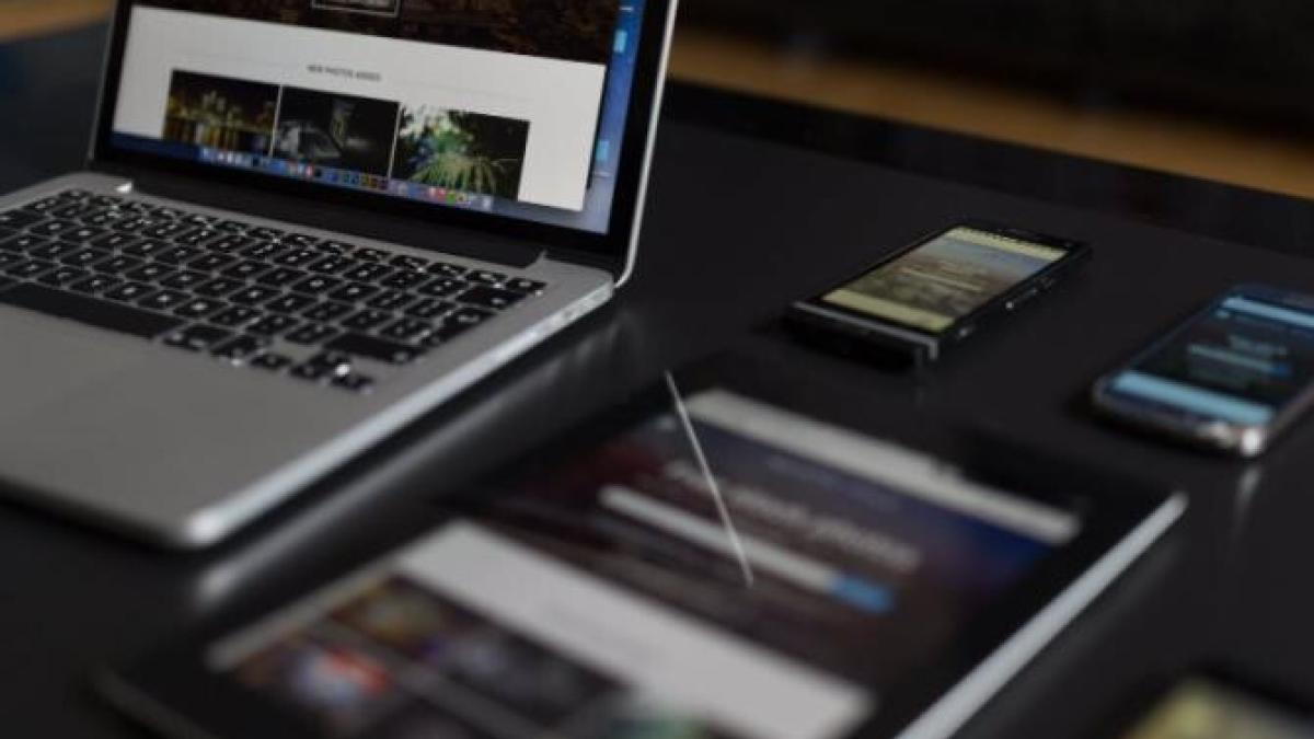 internet_cenzura_laptop_ilustrativ_pexels_61375200