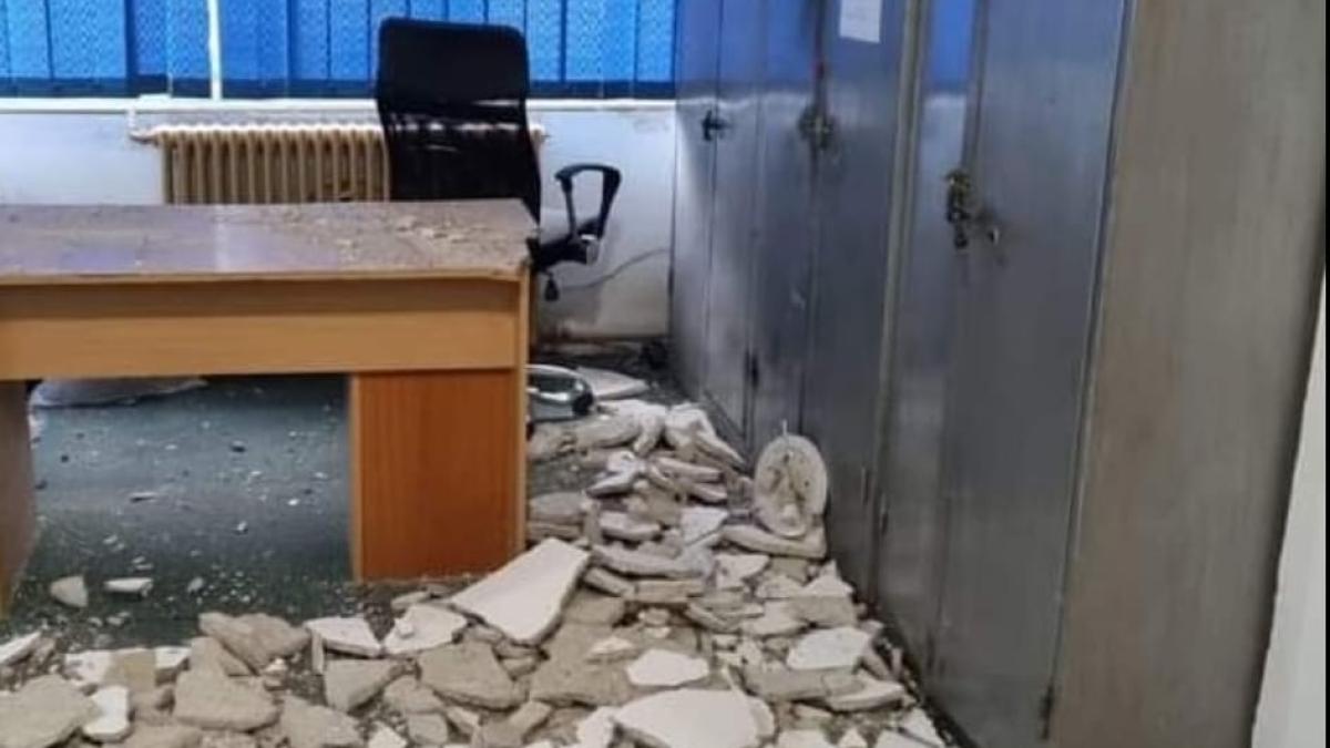 tavan-prabusit-intr-o-sectie-de-politie-din-dambovita_96868500