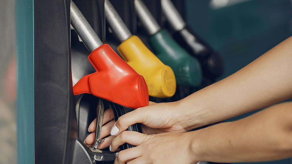 este-o-tragedie--de-ce-creste-pretul-motorinei-si-nu-al-benzinei--mircea-cosea--explicatii-statul-o-duce-foarte-bine_10555500