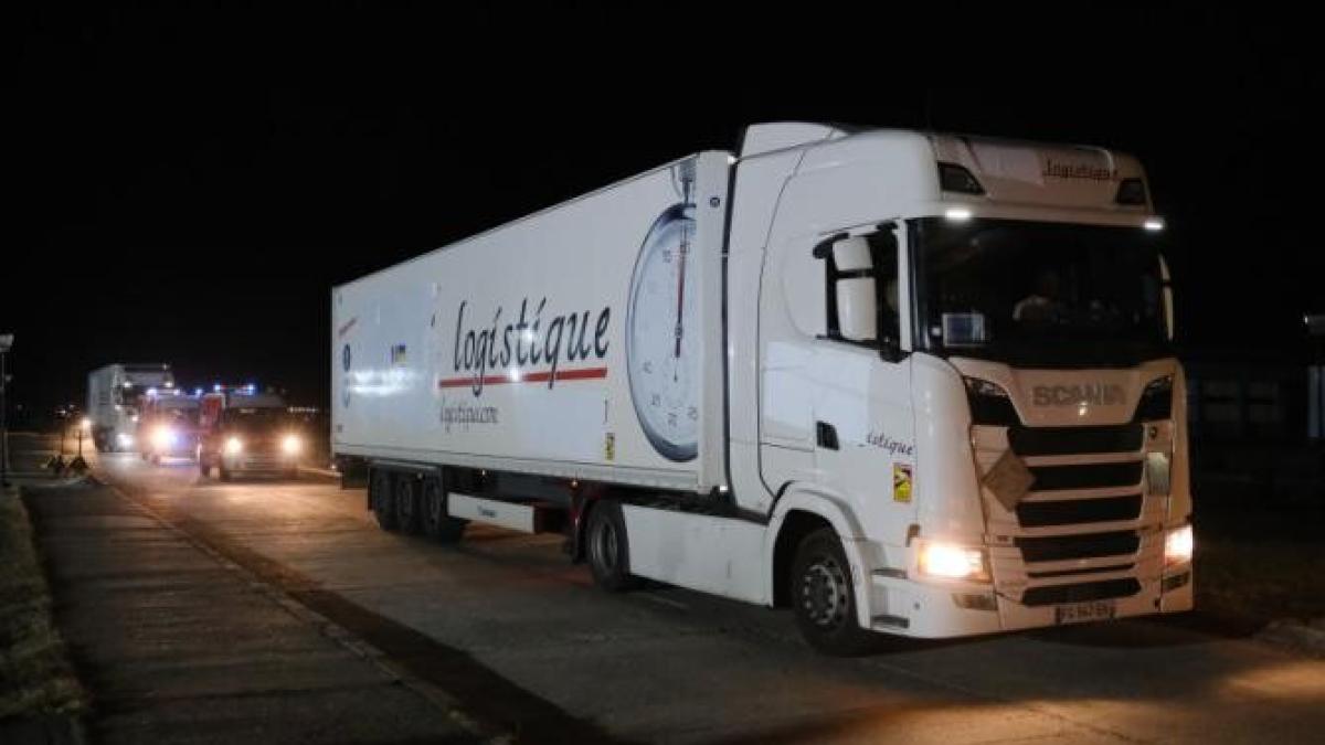 coloana-de-tir-uri-intinsa-pe-20-de-kilometri-la-vama-siret--pe-partea-ucraineana_64136200