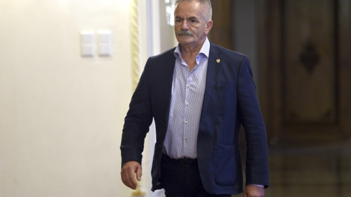 a-murit-serban-valeca_35158000