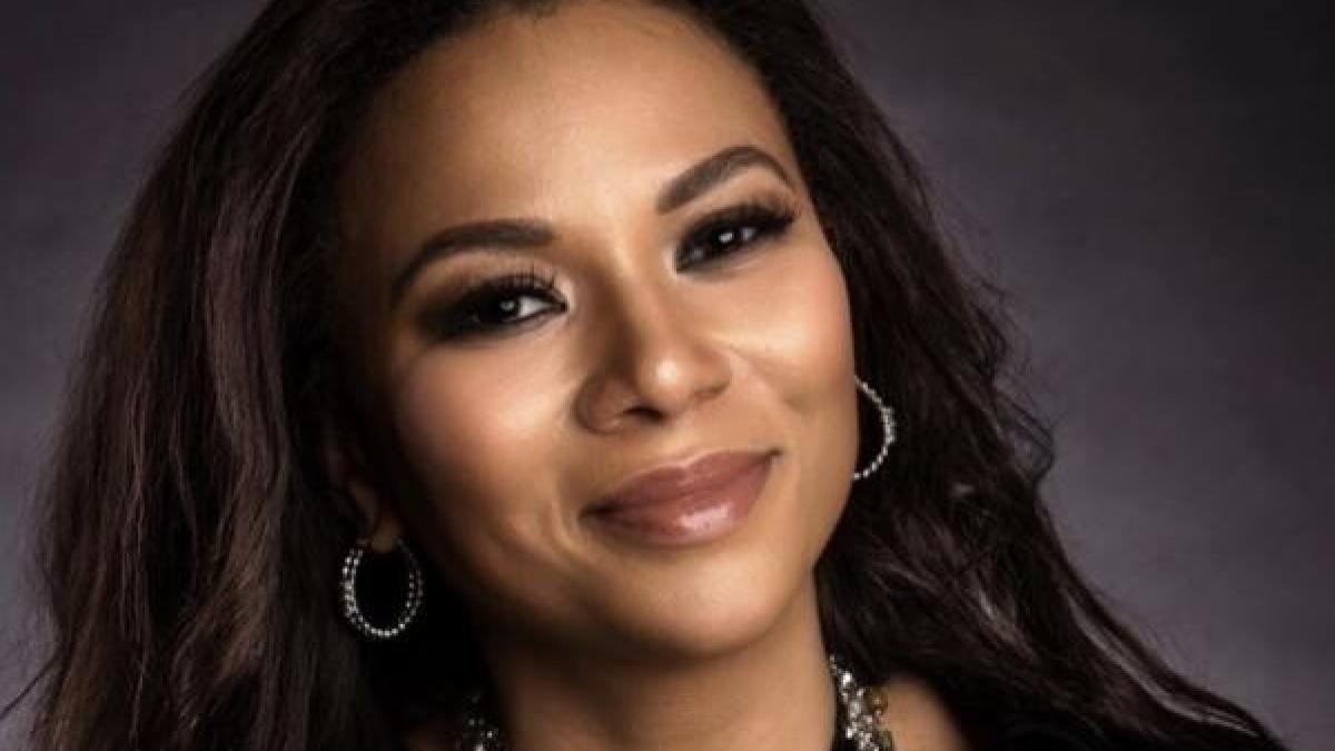 nadine_98718800_94940400