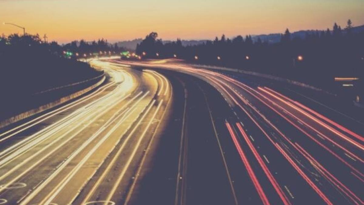 trafic-intens-pe-a2--pe-sensul-spre-bucuresti--cozile-trec-de-2-km_50320700