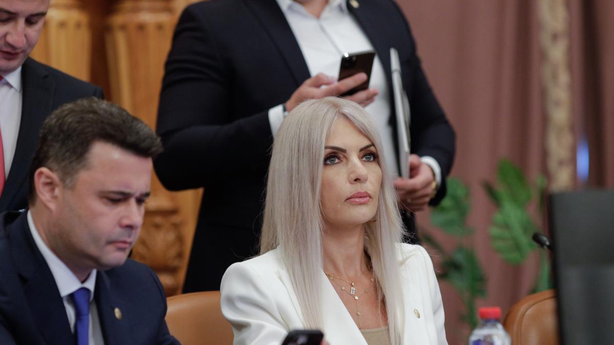 laura-vicol-id194706_inquam_photos_george_calin_18892300