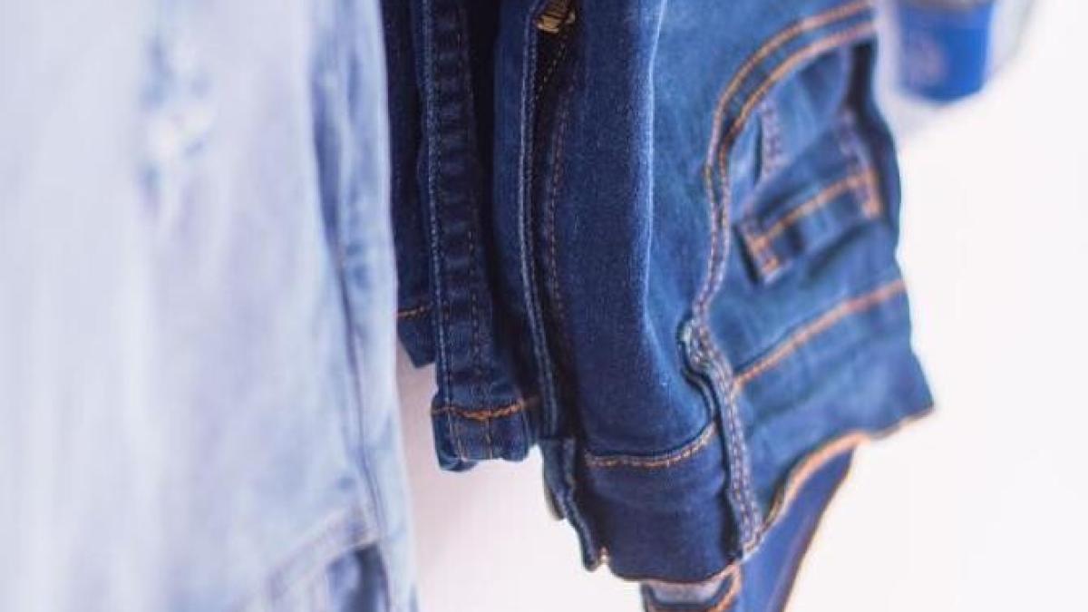 blugii-au-ramas-stramti-dupa-spalare--iata-un-truc-cu-care-ii-poti-face-din-nou-perfecti-_71892600