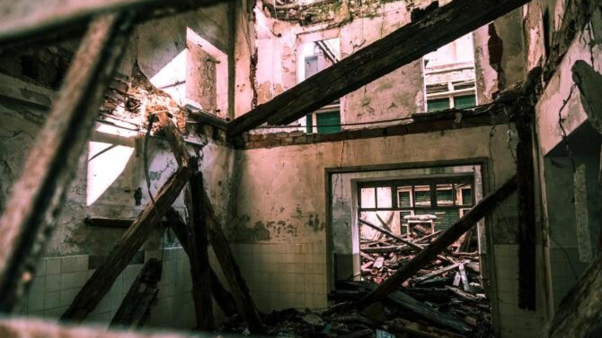 cladire-prabusita-iran_30969600