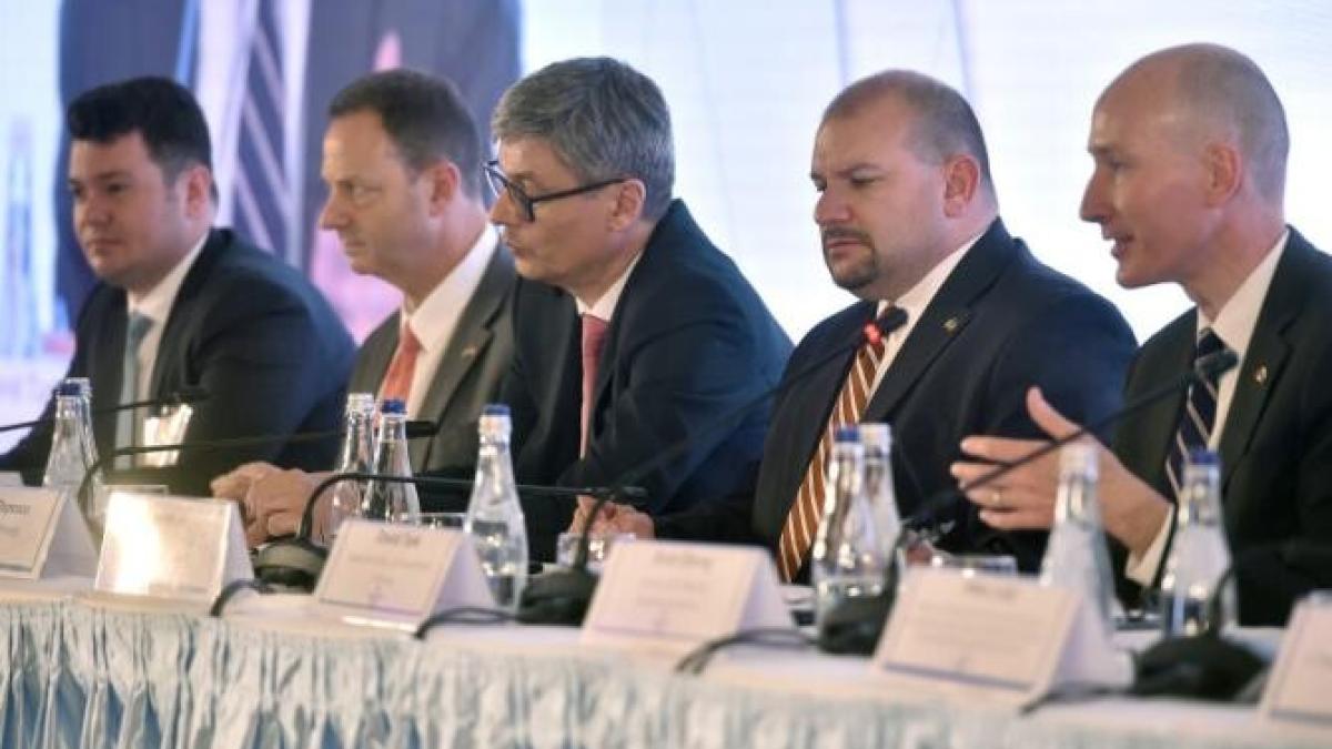 conferinta-de-presa-privind-introducerea-tehnologiei-reactoarelor-modulare-mici-smr-in-strategia-energetica-a-romaniei-organizata-de-ambasada-sua-_54664900