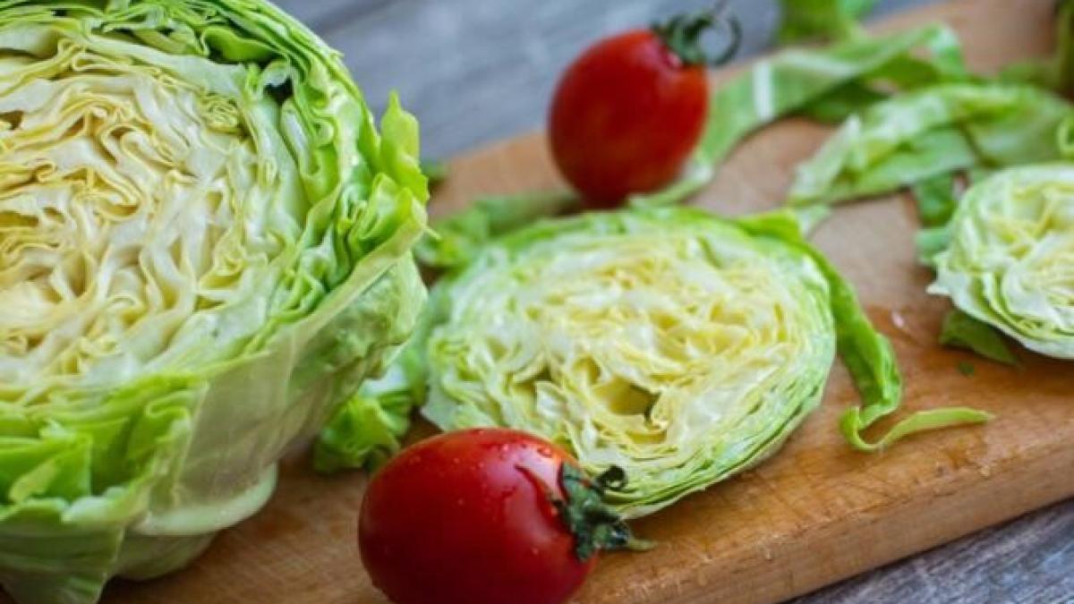 varza-inabusita-cu-stafide-si-ghimbir---un-preparat-interesant--pe-care-trebuie-sa-l-prepari-macar-o-data_61599400