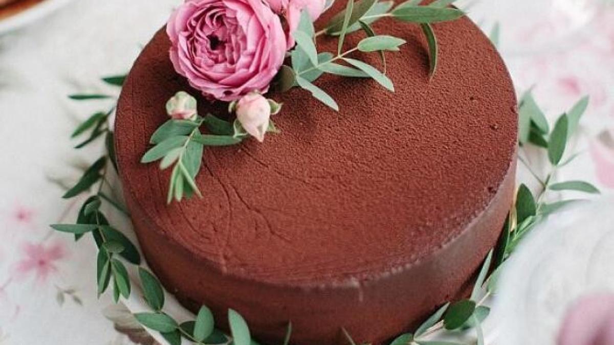 un-desertprc-c2prc-a0excelent-pentru-micul-dejun--cu-fulgi-de-ovaz--banane-si-cacao_63019600