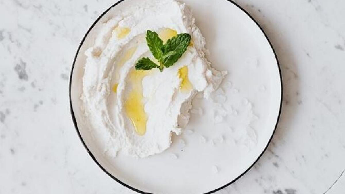 branza--facuta-in-casa-dintr-un-singur-ingredient---nu-aveti-nevoie-de-lapte_86070700